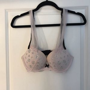 Victoria’s Secret bra 34C